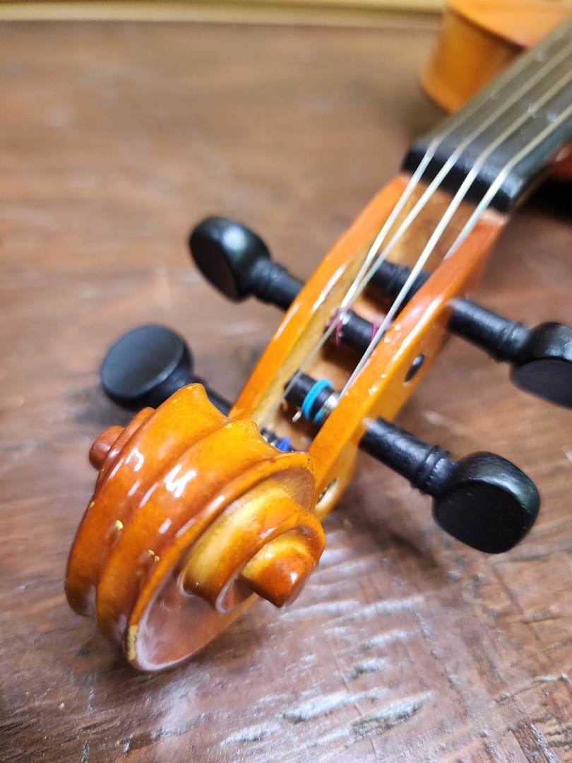 Mousse colorée Aiersi forme oblongue violon mallette rigide - Chine Cas de  violon de forme oblongue et cas prix